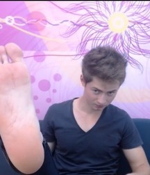 Boy feet 11 5c3269b6b7063.jpg