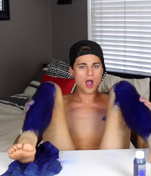 Boy feet 11 5c3269cae549f.png