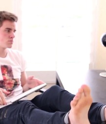 Boy feet 11 5c3269cf7f0b7.jpg
