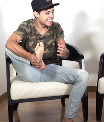 Boy feet 11 5c326a2131e21.png