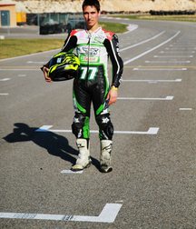 Biker and boots 5c35323ace0ff.jpg