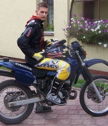 Biker and boots 5c3532429d43c.jpg