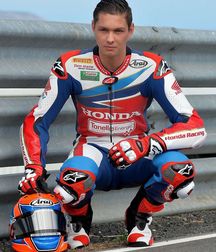 Biker and boots 5c3532442c3b9.jpg