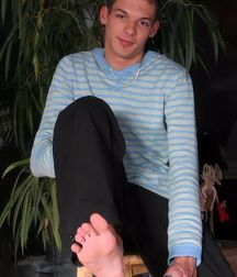 Boy feet 12 5c3695772c6cc.jpg