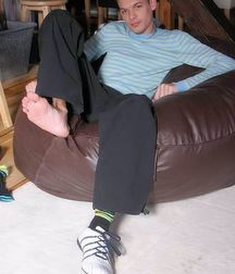 Boy feet 12 5c3695780ef06.jpg