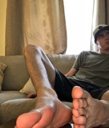 Boy feet 13 5c37be22cb5e4.jpg