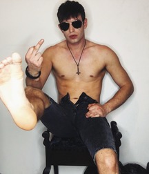 Boy feet 14 5c37be79c8609.jpg
