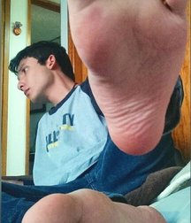 Boy feet 15 5c37e0789f5cf.jpg