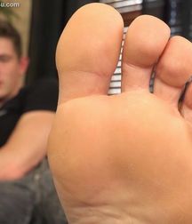 Suckable toes 5c38ef0b26ae1.jpg