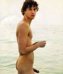 Male Beauty 2 5c3afd2ec2a87.jpg
