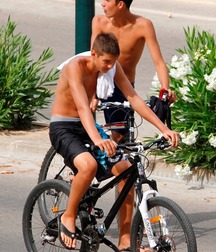 Barefoot boys 3 5c3ca41c8ba7a.jpg