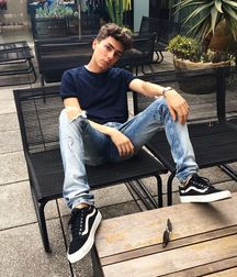 Blue jeans 5c3de6c7dd63f.jpg