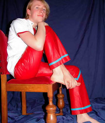 Worhsip boy feet 5c3e135f213b7.jpg