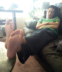 Boy feet 18 5c3f63a8e648f.jpg