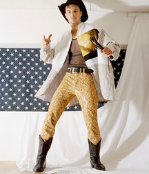 Models and boots 5c3f8a4a9dfc9.jpg