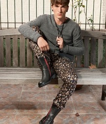 Models and boots 5c3f8a5f9cad4.jpg