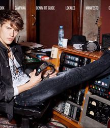 Models and boots 5c3f8a7966ae0.jpg