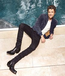 Models and boots 5c3f8a881530e.jpg
