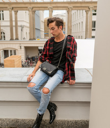Guys in boots 5c3fe113cbe75.jpg