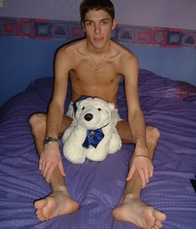 Boy feet 19 5c409b634966f.jpg