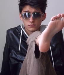 Boy feet 19 5c409b6a1dd1a.png