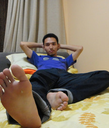 Boy feet 19 5c409b6b694f6.jpg