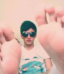 Boy feet 19 5c409b72aff68.jpg