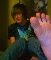 Boy feet 19 5c409b7ab0330.jpg