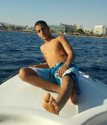 Boy feet 19 5c409b7e95481.jpg