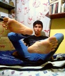 Boy feet 20 5c40a0fb852af.jpg