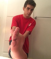 Boy feet 20 5c40a104da3ad.jpg