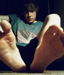Boys kinky feet 5c41076f0f99e.jpg