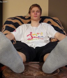 Boy feet 21 5c435517c1f3a.jpg