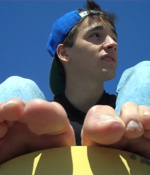 Sweaty feet 5c43e6035a2d1.png