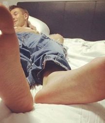 Sweaty feet 5c43e610a3a53.jpg