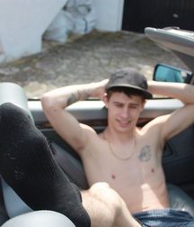 Boy feet 23 5c46166e93d94.jpg