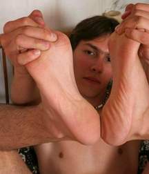 Boy feet 24 5c4714f18674c.jpg