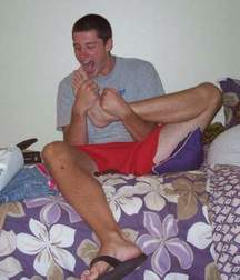 Flip flops feet 5c471c3ca85ef.jpg