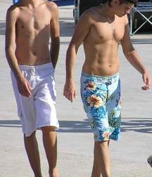Flip flops feet 5c471c54b7238.jpg