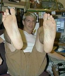 Barefoot boys 4 5c473fd23f255.jpg