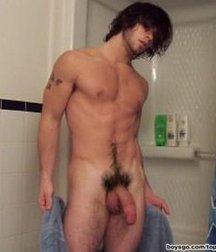 Well hung 5c489bd8d2933.jpg