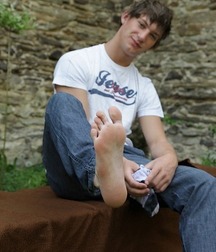 Twinks and feet 5c4c8f656a32d.jpg