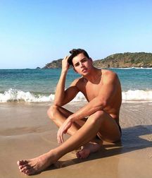 Tender boys 5c50960179a0e.jpg