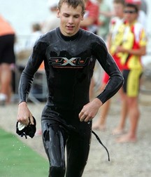 Surfer and Divers 5c562996b02ea.jpg