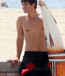Surfer and Divers 5c562997eab26.jpg