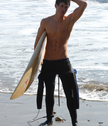 Surfer and Divers 5c5629afcfcf2.jpg