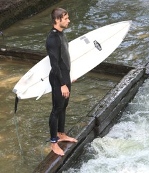 Surfer and Divers 5c5629b2453c2.jpg