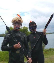 Surfer and Divers 5c5629be96594.jpg