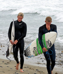 Surfer and Divers 5c5629c3d2179.jpg
