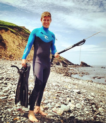 Surfer and Divers 5c5629c62f51b.jpg